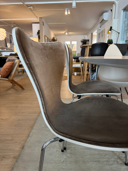 50% OFF - Superellipse dining set by Fritz Hansen
